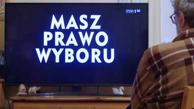 "Jak prezes powie, żeby przyjechać i barykadować, to przyjedziemy". Za co tak kochają TVP?