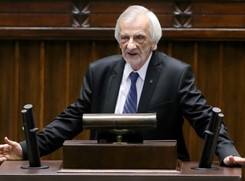 PiS wycofuje kontrowersyjny projekt ustawy. Ale złoży ponownie. 'Unieważnić zamach na Trybunał'