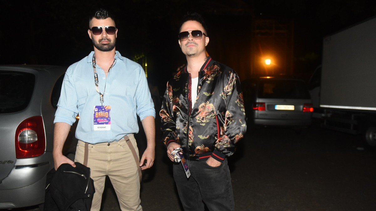 POSLE 20 GODINA KRAJ Raspada se poznata srpska grupa, a život ovog pevača obeležila je JEZIVA TRAGEDIJA: 