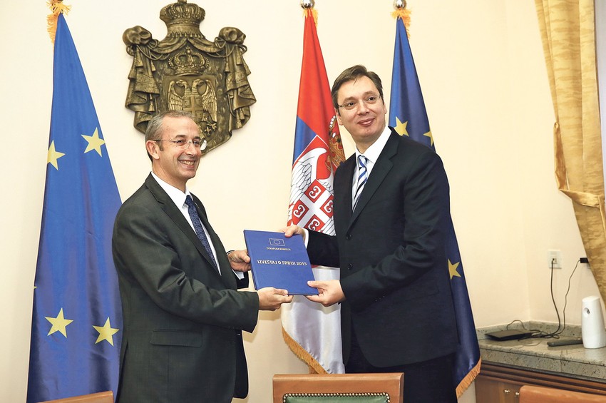 Uručivanje Izveštaja i ocena Evropske unije: Majk Devenport i Aleksandar Vučić