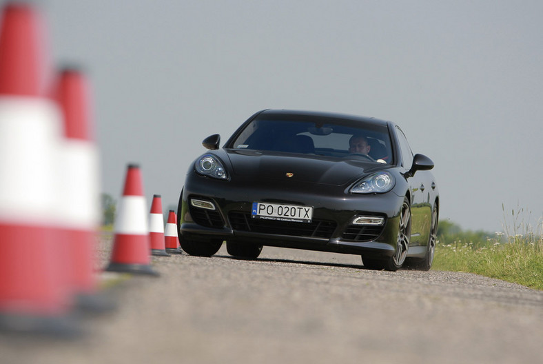 Porsche Panamera GTS: limuzyna na tor i na spotkanie