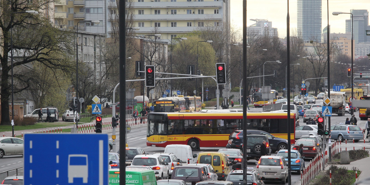 GORCZEWSKA SWIATLA SYGNALIZACJA PORANNY KOREK KOMUNIKACJA