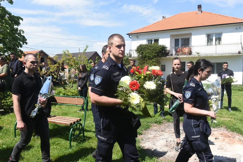 Policajci se opraštaju od svog kolege