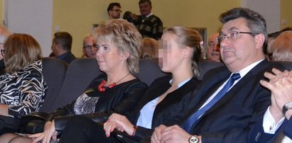 Córka wiceministra: Przez ojca musiałam z mamą wynieść się z domu