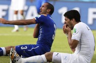 Luis Suarez Giorgio Chiellini