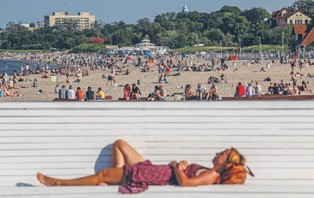 Koronawirus umarł? Niech żyją wakacje!