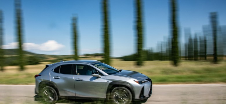 Nowy SUV ma 199 KM i spala 4,6 l na 100 km. Cena? Lexus już świętuje sukces