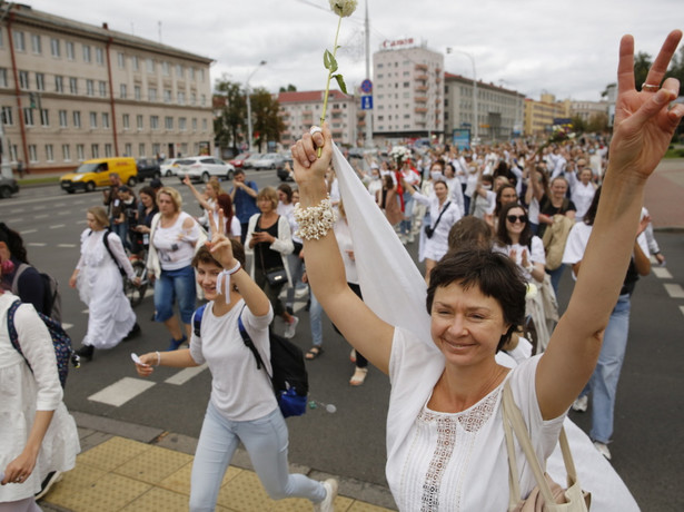 Kobiecy biały protest w Mińsku