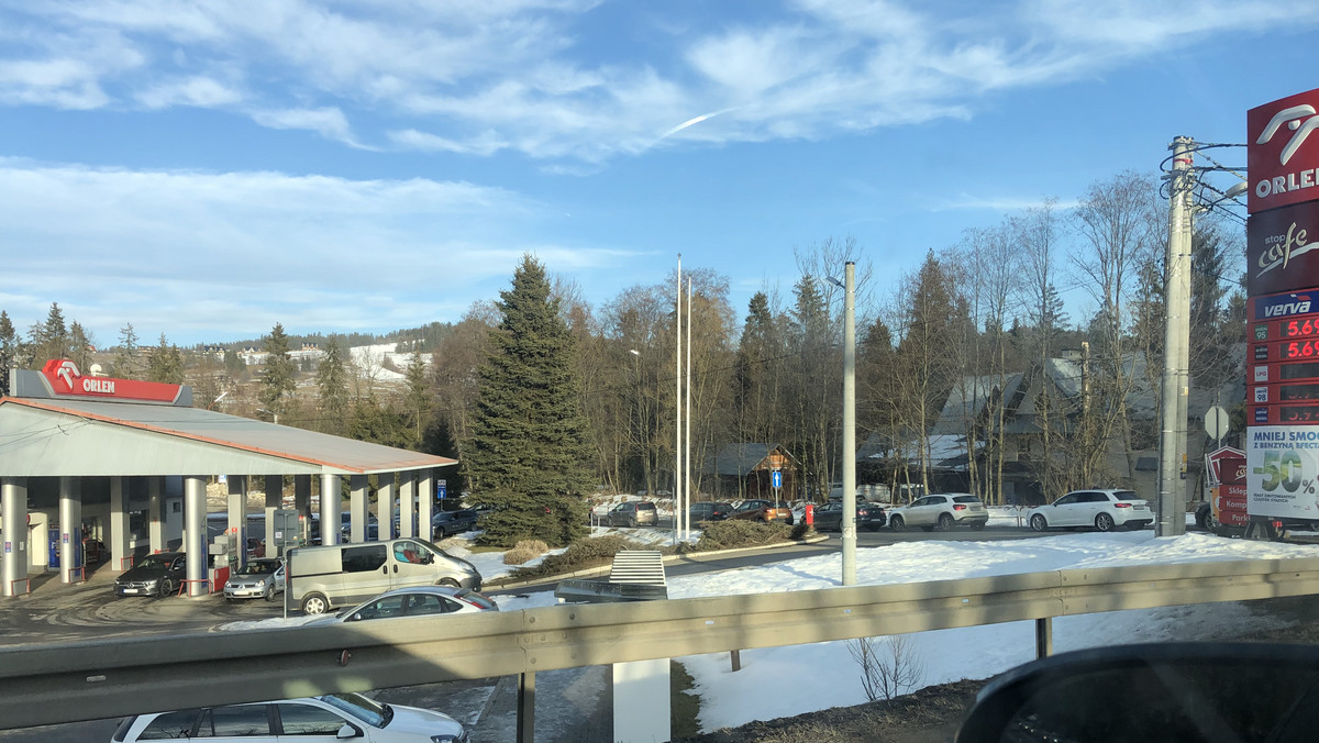 Czwartek 24 lutego 2022 - stacja paliw w Bukowinie Tatrzańskiej