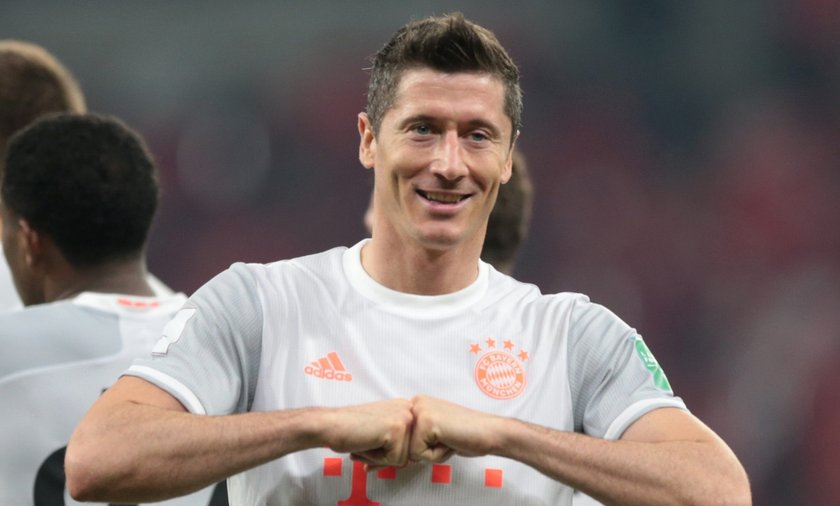 Robert Lewandowski strzeli dwa gole Borussi. Superpuchar ...