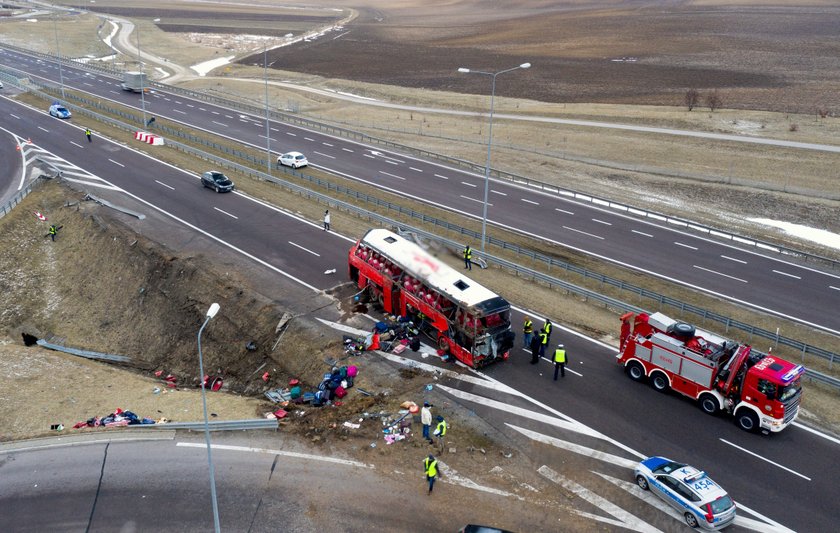 Tragiczny wypadek na Podkarpaciu. Pięć osób nie żyje, kilkadziesiąt jest rannych