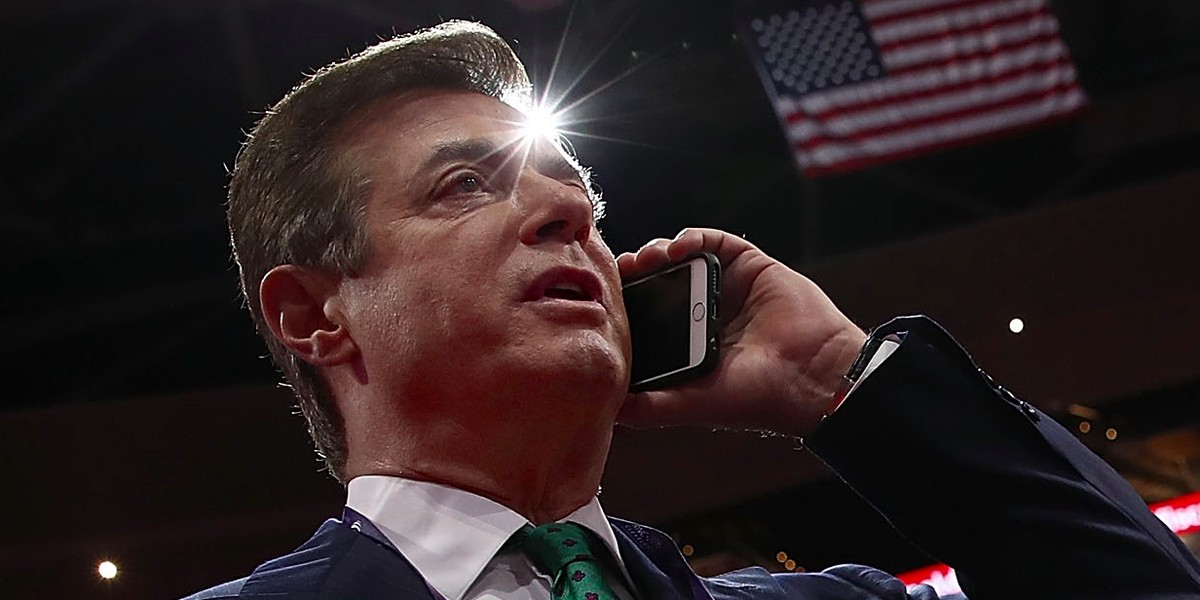 Trump reportedly once ordered his helicopter to fly low so he could stay on the phone to yell at Paul Manafort