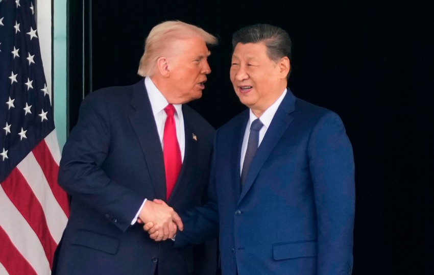 Donald Tramp i Si Đinping uoči samita u Busanu, Južna Koreja, 30. oktobra 2025.