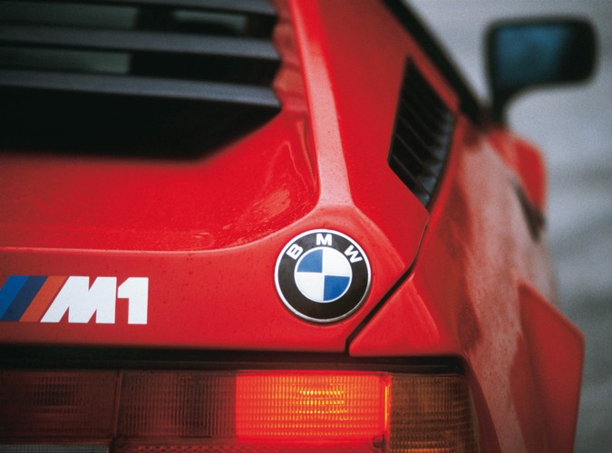 BMW M1 to prawdziwa uczta dla fanów sportów motorowych