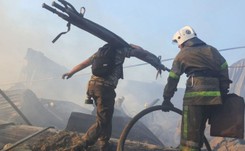 Atak na centrum handlowe w Krzemieńczuku. Pod gruzami znaleziono fragmenty ciał