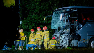 Tragiczny wypadek busa na Śląsku. Policja o szczegółach zdarzenia