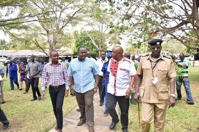 Interior CS Fred Matiang'i with ICT CS Joe Mucheru at the Flamingo Pride Inn in Mombasa County (Twitter) 