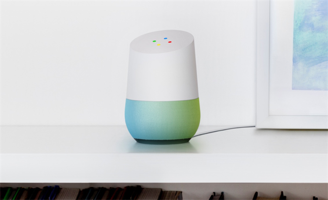 Google Home to nie byle jaki głośnik. Oprócz świetnej jakości dźwięku oferuje także wirtualnego asystenta, z którym można sobie porozmawiać.