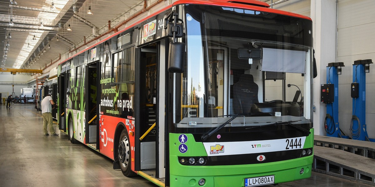 Ursus otrzymał wypowiedzenie umowy licencyjnej, dotyczącej produkcji autobusów. 