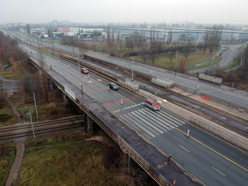 Wiadukty na Przybyszewskiego i Dąbrowskiego są w fatalnym stanie 