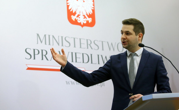 Patryk Słowik: Lekkie obyczaje wiceministra Jakiego