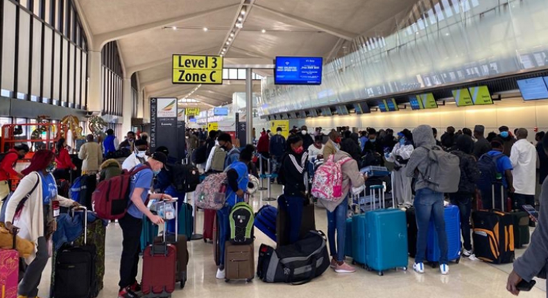 The US returnees arrived at the Nnamdi Azikiwe International Airport, Abuja, around 11.05 am on Sunday, May 10, 2020. (Punch)