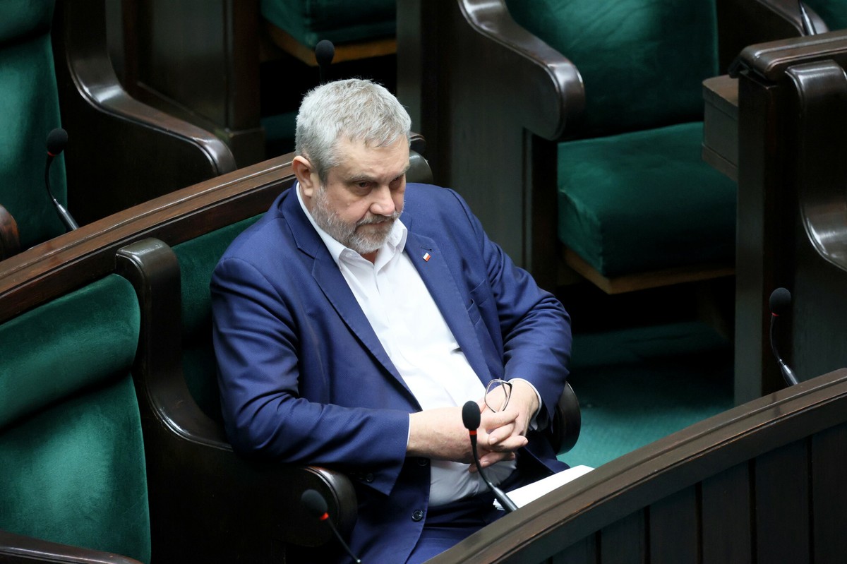 Jest akt oskarżenia wobec byłego ministra. "Niecelowe i nieoszczędne wydatki publiczne"