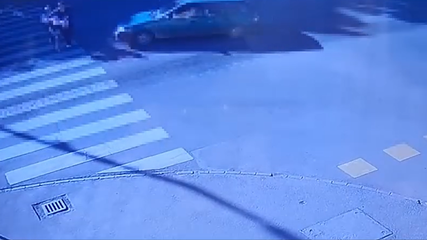 Brutális gázolás Balmazújvárosban: a zebrán kegyetlenül elcsaptak egy édesanyát és a gyermekét – megrázó videó