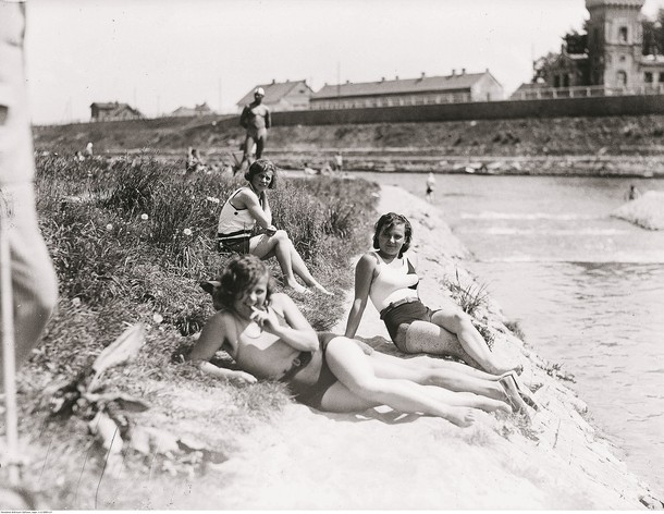 Plaża Towarzystwa Uniwersytetu Robotniczego w Krakowie, maj 1931 r. 