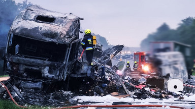 Czołowe zderzenie ciężarówek. Tragedia na A4