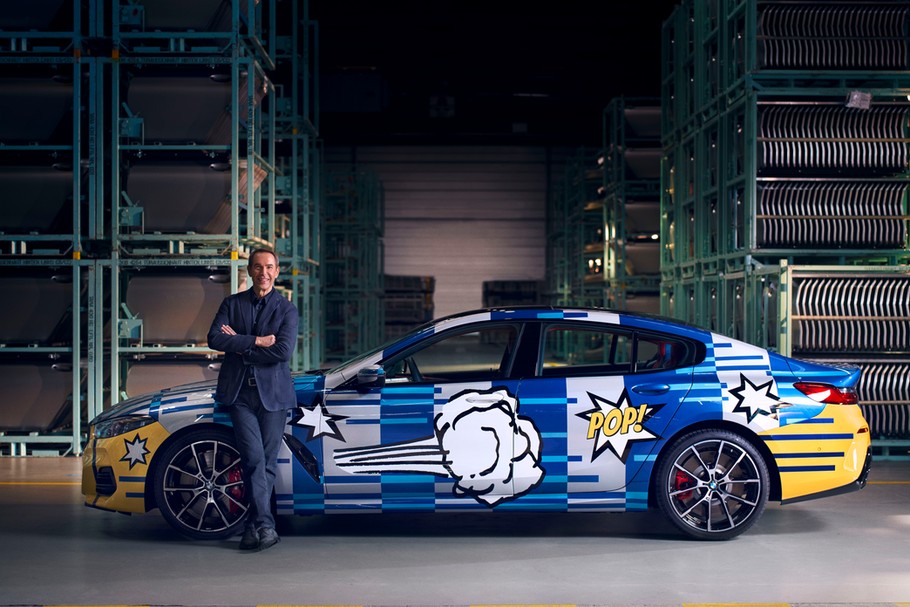 The 8X Jeff Koons, pokazany na tegorocznych targach sztuki Frieze Los Angeles (17-20 lutego) to nie unikat a seria limitowana do 99 aut. Do jej wykreowania posłużyło Koonsowi BMW M850i xDrive Gran Coupé