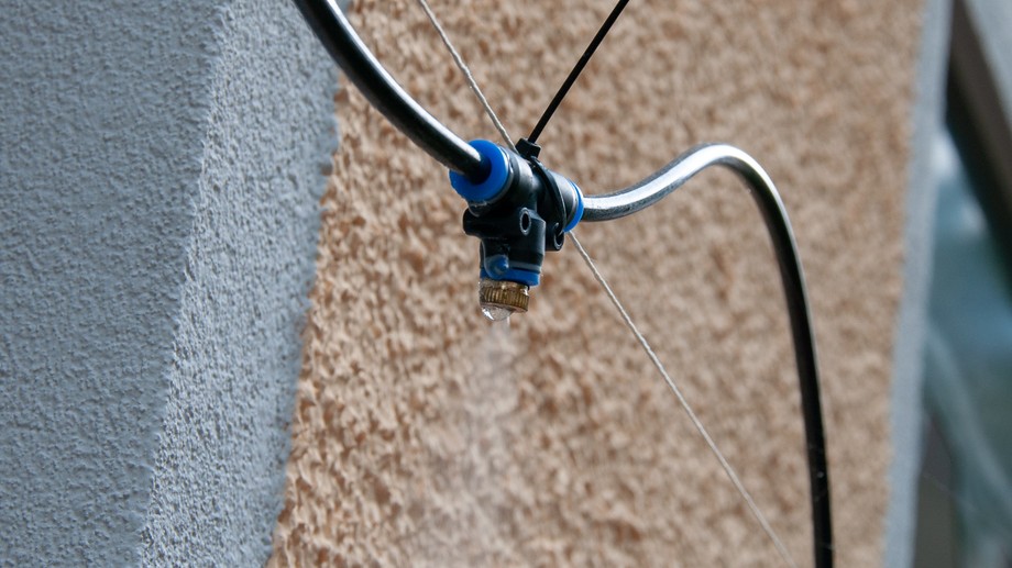 Ratgeber: Terrasse und Balkon günstig per Sprühnebler kühlen