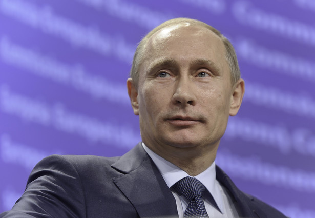 Putin był prezydentem Federacji Rosyjskiej przez dwie kadencje, w latach 2000-2008. Ubiegania się o trzecią kadencję z rzędu zabraniała mu konstytucja.