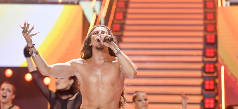 Michał Szpak zakpił z Danuty Holeckiej. "Życzę miłego lotu"