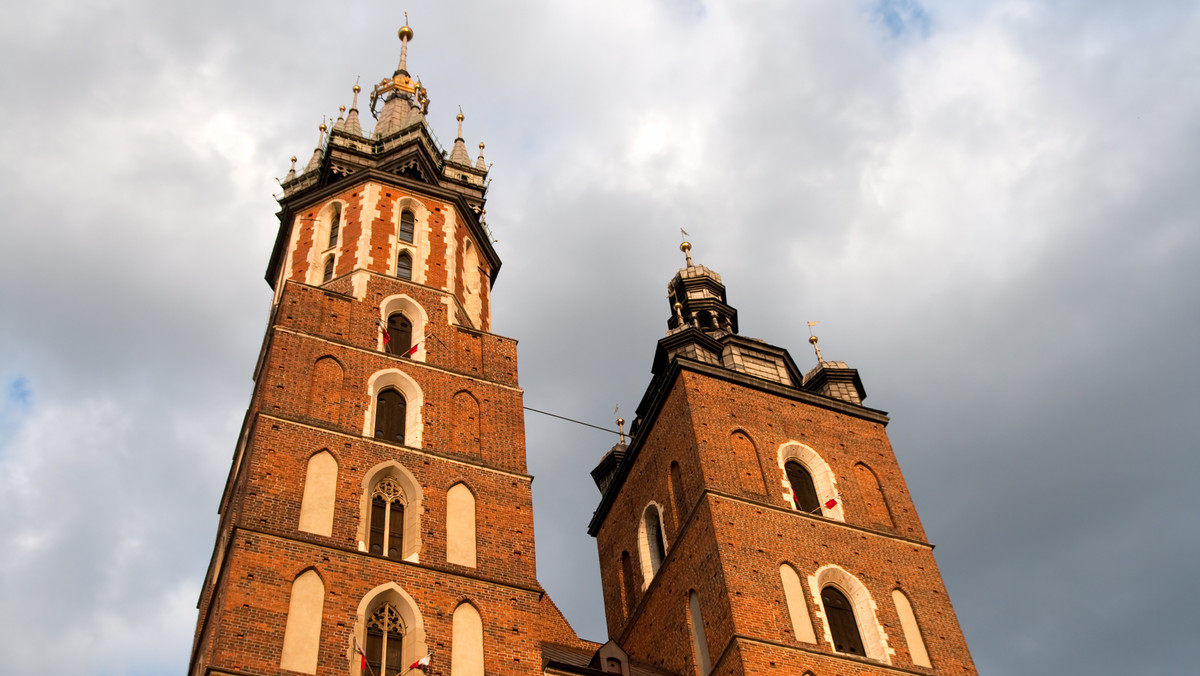 Zbiórka funduszy na rzecz wiernych oraz katechetów i księży na misjach zostanie przeprowadzona w niedzielę w kościołach całego świata, w dniu Światowego Dnia Misyjnego - poinformował dyrektor krajowy Papieskich Dzieł Misyjnych ks. Tomasz Atłas.