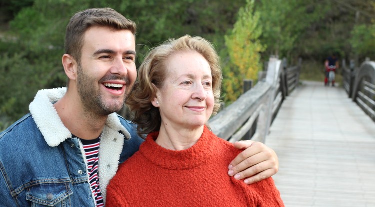 68 éves létemre beleszerettem a kisunokám tanárába. Amit most érzek, arra nincsenek szavak, újra szerelmes vagyok, 40 év óta először, ám a szerelmünknek van egy kis bökkenője van Fotó: Getty Images