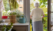 W niemieckiej wiosce mieszkają tylko osoby z demencją. Są apartamenty, ogród, opieka i... zagubieni chorzy