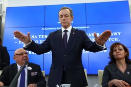 Parlamentarny zespół obrony praworządności dyskutuje o ustawach sądowych