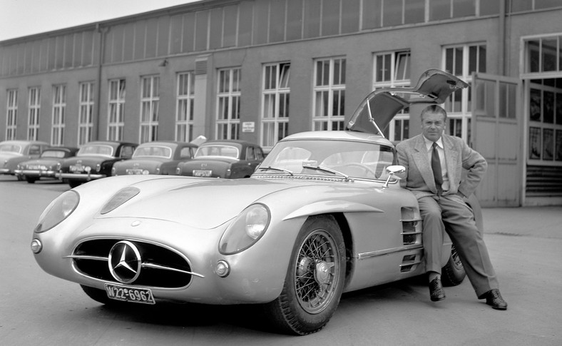 Mercedes 300 SLR Uhlenhaut Coupe y diseñador Rudolph Uhlenhaut