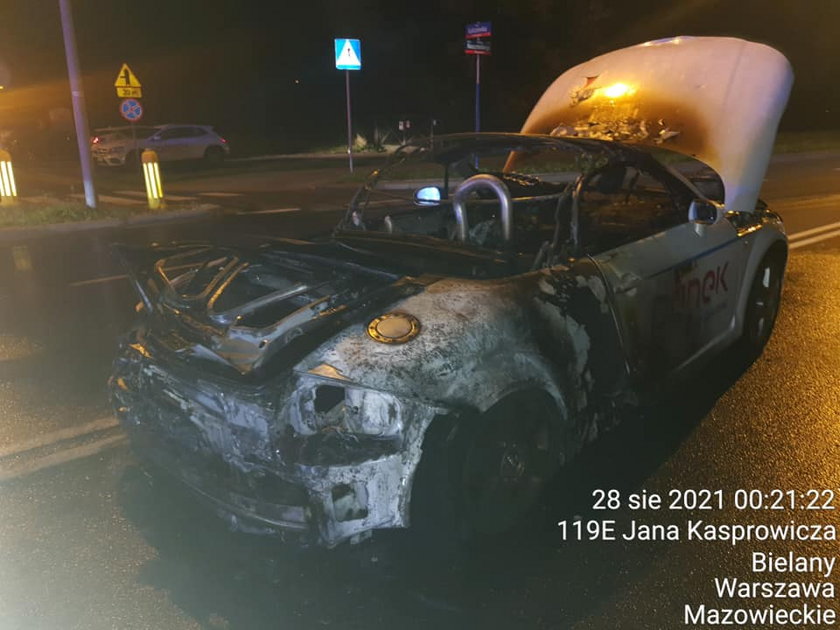 Na warszawskich Bielanach spłonęło Audi TT Cabrio. Jechało z przerażającą prędkością!