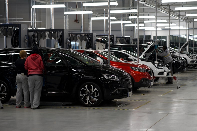 Fábrica de Autos Usados ​​- Fábrica y Refactoría Renault VO 
