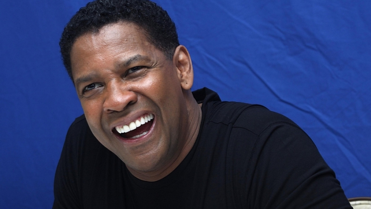 Denzel Washington nigdy nie jest zadowolony z przysyłanych mu scenariuszy. - W dziewięciu przypadkach na dziewięć nie jestem usatysfakcjonowany scenariuszem i muszę go przerabiać - powiedział aktor.