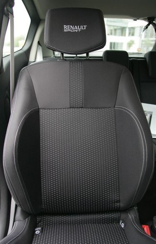 18.08.2006 Warszawa samochod Renault Clio RS model 2006Fot.Piotr Kowalczyk