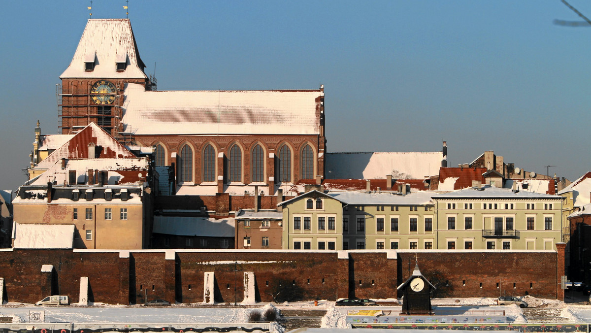 Konserwatorzy z całego kraju debatować będą w na temat efektów dotychczasowej rewaloryzacyjnych i planowanych działań w toruńskiej katedrze pw. świętych Janów. W najbliższych latach jedną z największych świątyń gotyckich w Polsce czeka dalsza renowacja.