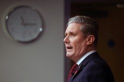 Lider brytyjskiej Partii Pracy poparł Izrael. Teraz próbuje ugasić bunt...