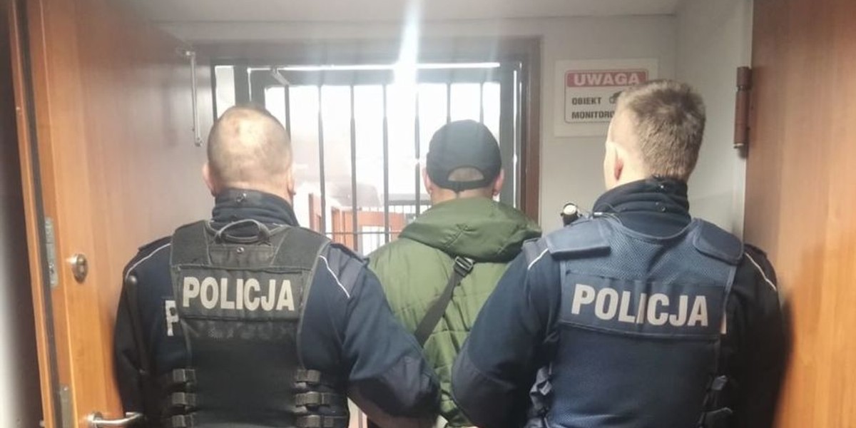 Pijany kierowca próbował przekupić policjantów