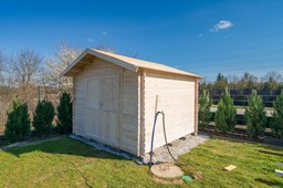 Budowa wiaty sprzeczna z miejscowym planem zagospodarowania przestrzennego może zostać wstrzymana, nawet jeśli nie wymagała pozwolenia