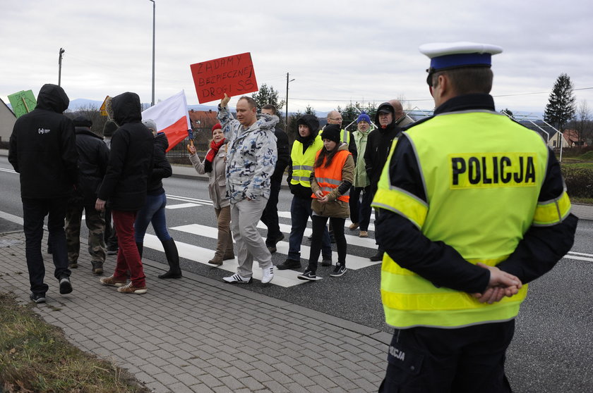 Blokada krajowej ósemki w Polanicy-Zdrój na Dolnym Śląsku