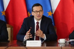 Morawiecki: Redakcja 'GW' wybrała osobliwą formę ataków politycznych