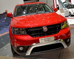 Duży fiat debiutuje w nowej wersji. Freemont cross na bogato. WIDEO